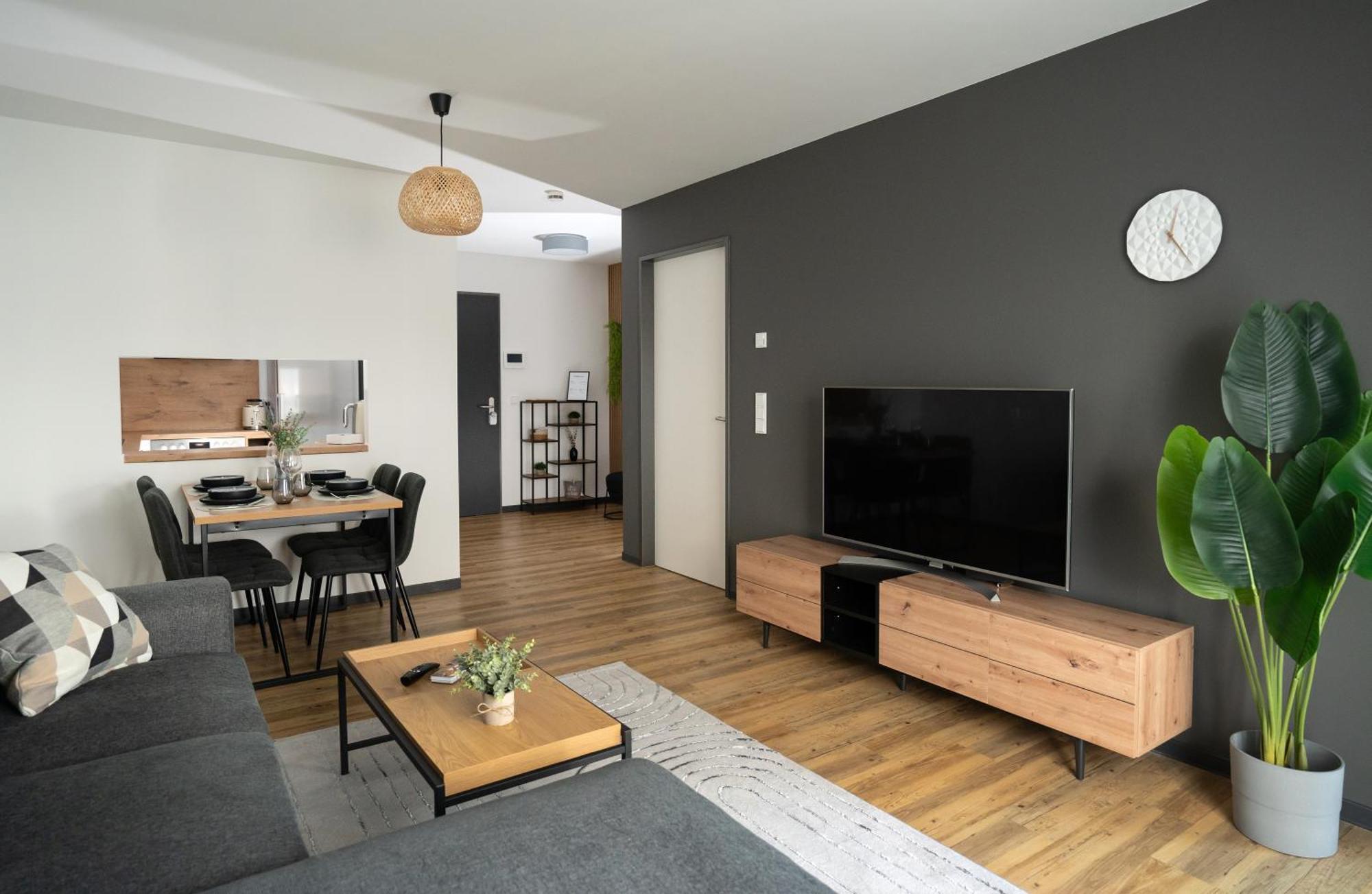 Reitz - Apartment I Zentrale Lage I Stellplatz I 55Qm I 2 Zimmer I Kueche I Bad I Terrasse Bad Hersfeld Exterior photo