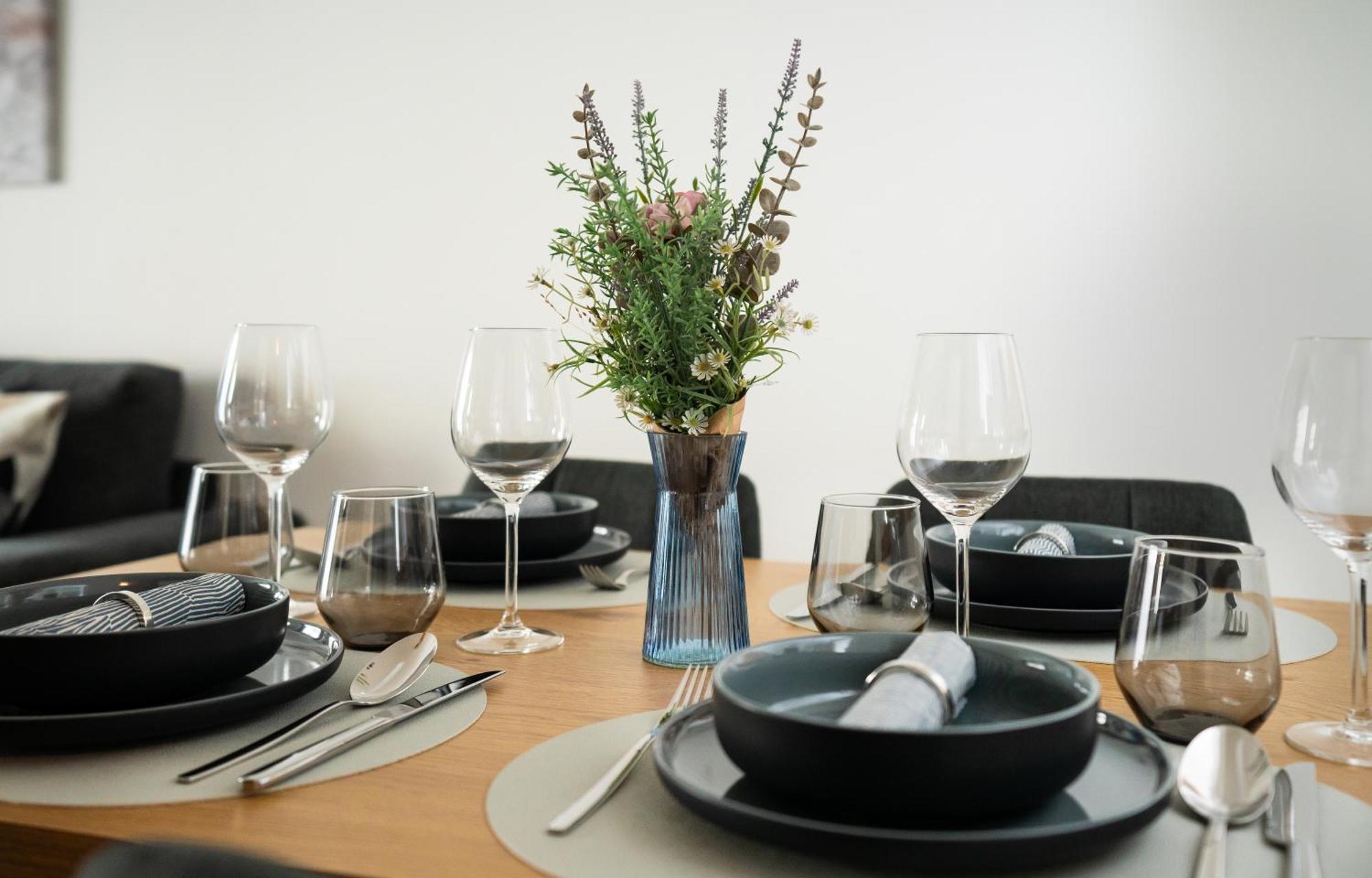Reitz - Apartment I Zentrale Lage I Stellplatz I 55Qm I 2 Zimmer I Kueche I Bad I Terrasse Bad Hersfeld Exterior photo